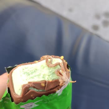 Adora Dondurmasında Kalın İplik Bulunması Sağlık Endişesi Yarattı