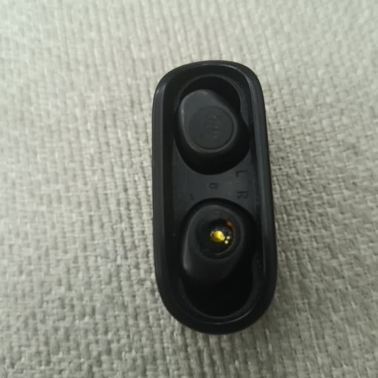 JBL Wave 100 TWS Sağ Kulaklık Kapağı Kırıldı: Kalite Sorunu Ve Parça Talebi