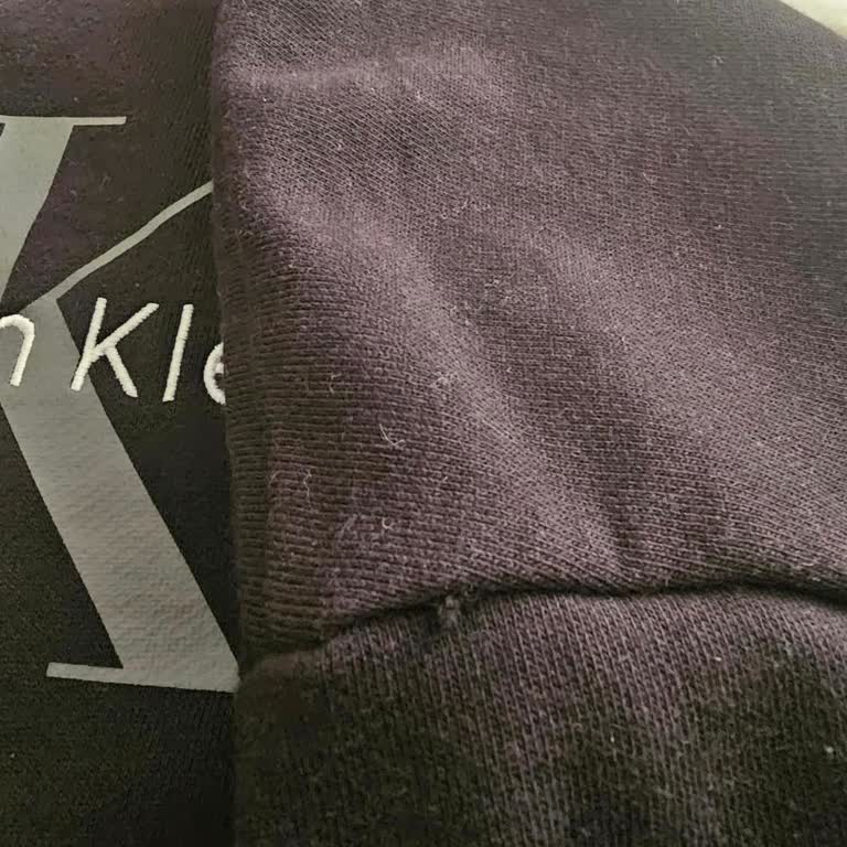 Kalite Sorunu Renk Solması Ve Omuz Dikişi Defolu Calvin Klein Sweatshirt