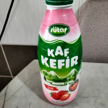 Sütaş Çilekli Kefirde Bozulmuş Tat Ve Son Kullanma Tarihi Geçmemiş