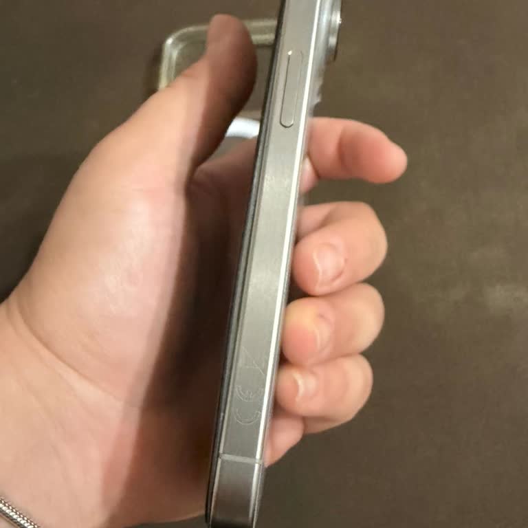 Troy Mağazasının Kullanıcıyı Suçlaması Ve IPhone 15 Pro Şişen Batarya Sorunu