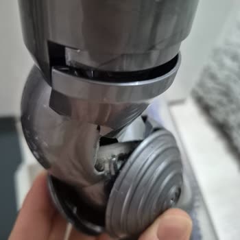 Dyson Süpürge Başlığındaki Kırık Ve Performans Sorunu İçin Garanti Talebi