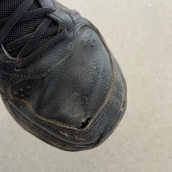 Ayakkabıda Erken Kırılma Ve Yırtılma, İade Ve Değişim Talebine Cevap Gelmemesi