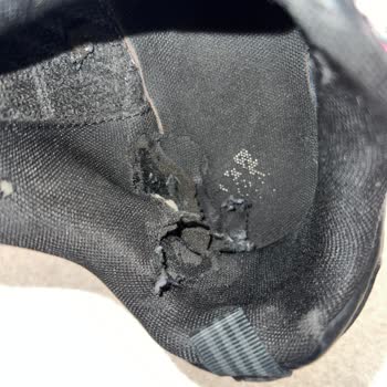 Ayakkabıda Erken Kırılma Ve Yırtılma, İade Ve Değişim Talebine Cevap Gelmemesi