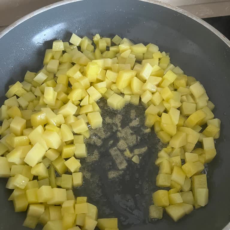 Karaca Swiss Cristal Tava Yanmaz Özelliğini Yerine Getirmiyor