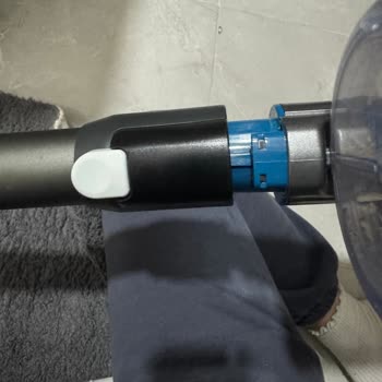 Philips 8000 Dikey Süpürge Bağlantı Pimi Kırıldı Ve Ücretsiz Onarım Talebi