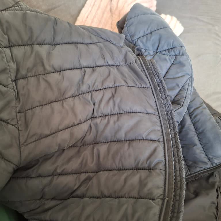 Pierre Cardin Kapüşonlu Cropped Montunun Renk Solması Ve Değişim Talebi