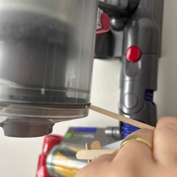 Dyson V12 Detect Slim Toz Haznesi Oturmuyor Ve Toz Sızdırıyor, Garanti Dışı Arıza