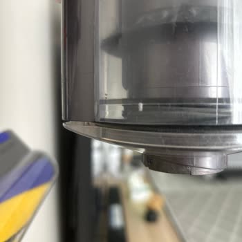 Dyson V12 Detect Slim Toz Haznesi Oturmuyor Ve Toz Sızdırıyor, Garanti Dışı Arıza