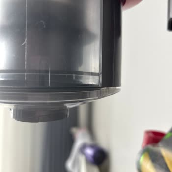 Dyson V12 Detect Slim Toz Haznesi Oturmuyor Ve Toz Sızdırıyor, Garanti Dışı Arıza