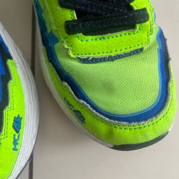 Yeni Skechers Minecraft Ayakkabısı Bir Ayda Lekeli Ve Temizleme Köpüğü Çözüm Sağlamıyor