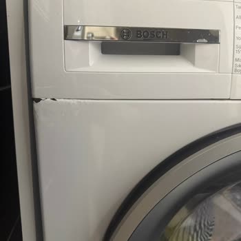 Bosch Çamaşır Makinesinin Yan Panellerindeki Boya Kabarması Ve Paslanma Garanti Kapsamına Alınmalı