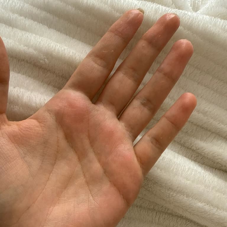 Neutrogena Hand & Nail El Kremi Topaklanıyor, Kullanılamaz