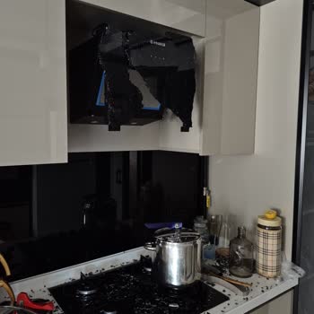 Hoover Davlumbaz Camı Kendi Kendine Kırıldı Garanti Dışı Değişim Reddi