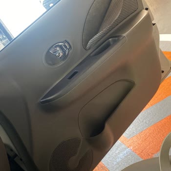 Audi Ve Nissan İç Döşemelerinde Zarar Ve Hizmette Saygısızlık