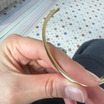 Guess Bileklik Kaplaması Çabuk Aşındı, Şirket Geri Dönüş Yapmıyor