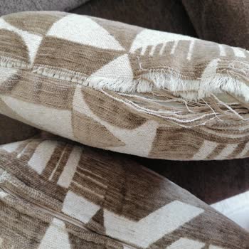 Kısa Ayaklar Ve Kirli Koltuk Nedeniyle Tam İade Talebi