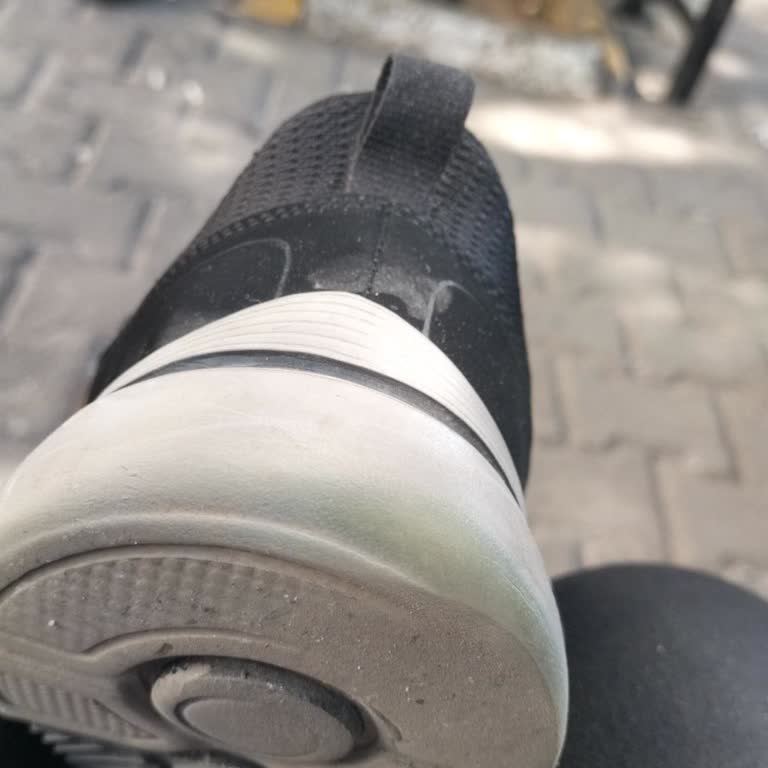 Skechers Ayakkabısında Hızlı Renk Atması Ve Mağazanın Reddetme Kararı