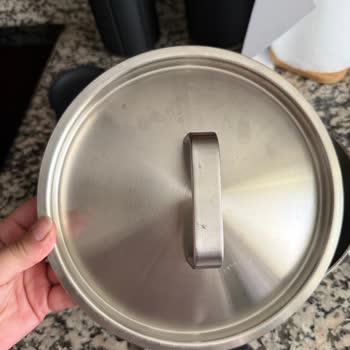 Karaca Çatal Kaşık Ve Tencere Seti Paslanıyor, Servis Yardımı Alınamıyor