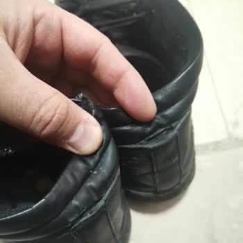 Erzurum FLO Mağazasında Botlarda Açılma Ve Renk Farkı: İade Reddi