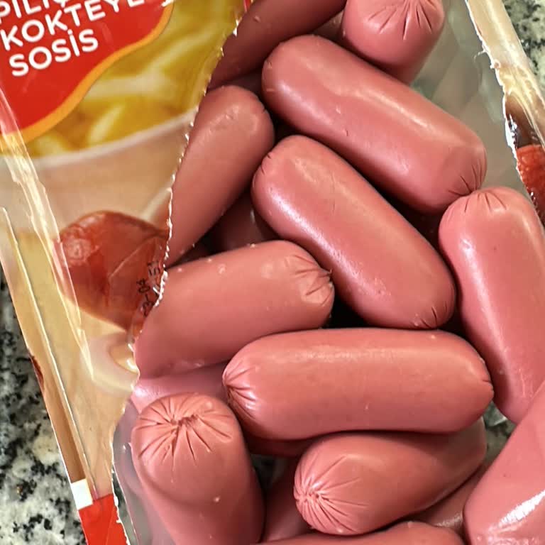 A101 Mağazasında Satılan Sosisin Küflü Çıkması Ve Tazelik Sorunu