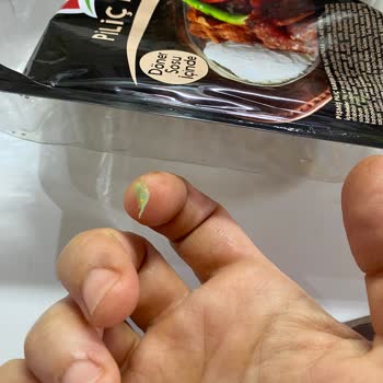 Lezita Dönerde Plastik Parça Bulunması Ve Cevapsız Müşteri Hizmeti