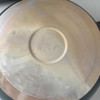 Crystal Mağazasından Çizik Ve Kararan Aryıldız Tavası İçin Ücretsiz Değişim Talebi