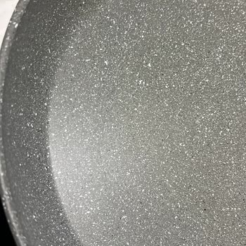 Crystal Mağazasından Çizik Ve Kararan Aryıldız Tavası İçin Ücretsiz Değişim Talebi