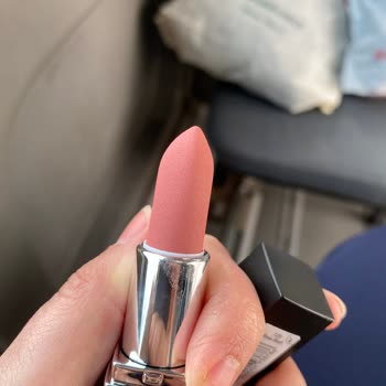 Kötü Kokulu Ve Tarihi Geçmiş Görünen Ruj İçin Ücret İadesi Ve Denetim Talebi