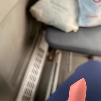 Kötü Kokulu Ve Tarihi Geçmiş Görünen Ruj İçin Ücret İadesi Ve Denetim Talebi