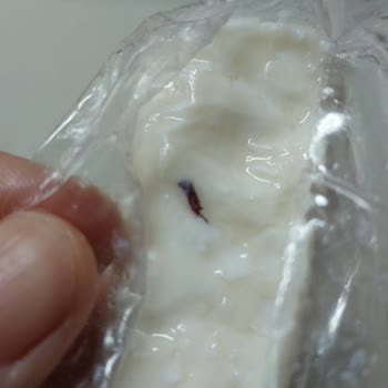 Ünal Peynirde Hamam Böceği Parçaları Ve Müşteri Hizmetlerinden Sessiz Kalınması