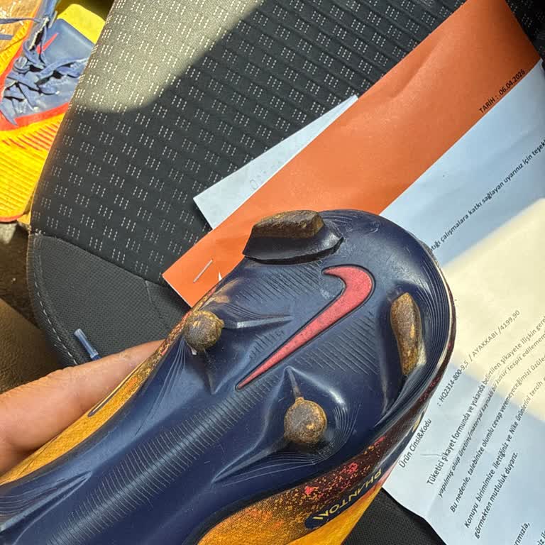 Nike Kramponunda Dört Maçta Diş Kırılması Ve Ürün Değişim Talebi