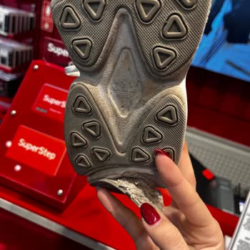 Kısa Sürede Yırtılan Ayakkabıya Mağaza Kullanıcı Hatası Dedi, Değişim Talep Ediyorum