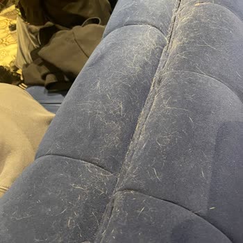 Kütüphane Koltukları Kirli Ve Rezervasyon Sistemi Adaletsiz