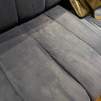 Kütüphane Koltukları Kirli Ve Rezervasyon Sistemi Adaletsiz