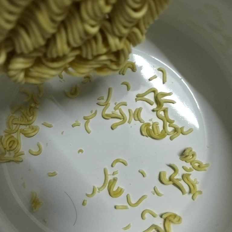 İndomie Noodle’da Kıl Çıktı Sağlık Ve Hijyen Endişesi