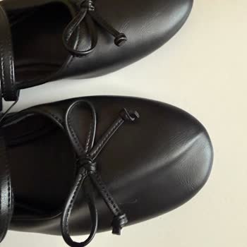 Bershka Ayakkabılarım Poşette Kırıldı Ve Kutu Olmadan Teslim Edildi