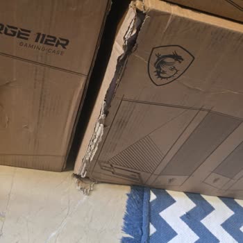 Stokta Olmayan Kasa İçin Fiyat Farkı Ödedik Ve Hasarlı Kargolarla Karşılaştık