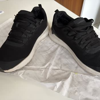 Sneaker Dikiş Noktasındaki Yırtılma Nedeniyle Değişim Talebi