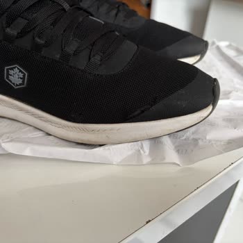 Sneaker Dikiş Noktasındaki Yırtılma Nedeniyle Değişim Talebi