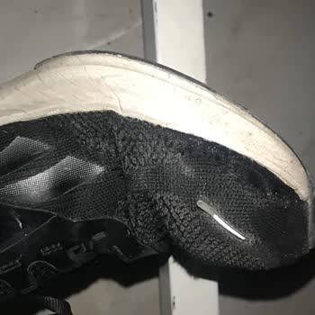 Yan Tarafları Açılan Ayakkabıda Reddedilen Değişim İsteği