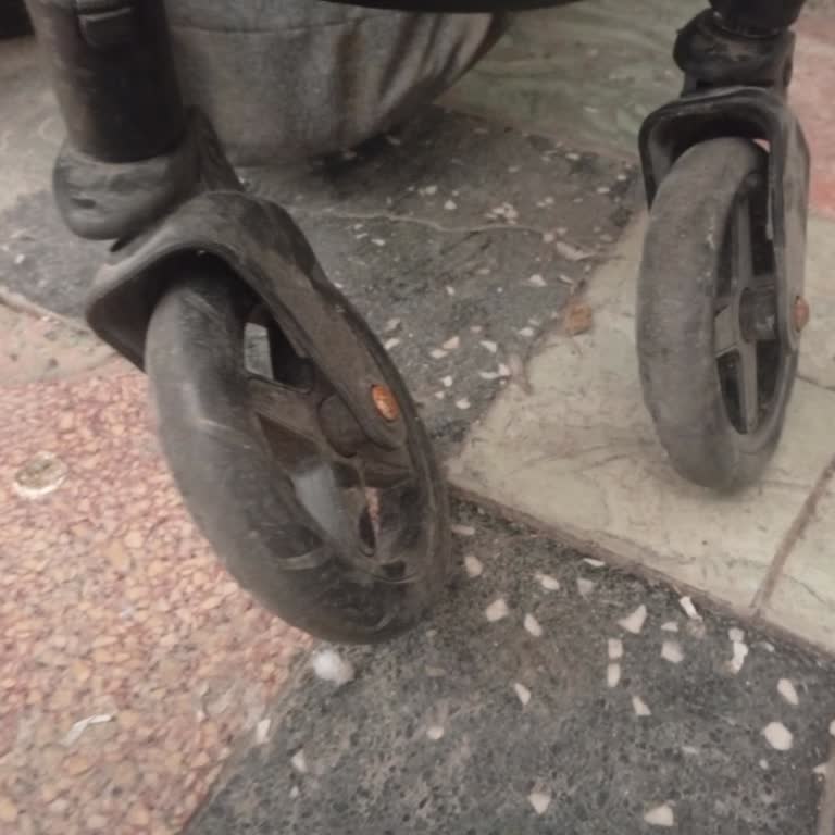 Kalitesiz Bebek Arabası Ve Joell Müşteri Hizmetlerine Ulaşılamaması