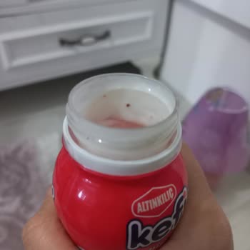 Altınkılıç Kefirinde Renkli Parçacıklar Ve Sağlık Endişesi