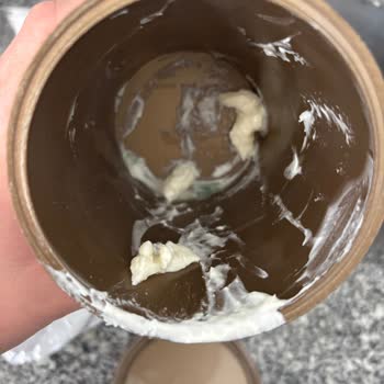 Lente Markalı Mascarpone Peynirinde Alt Kısmın Küflü Olması