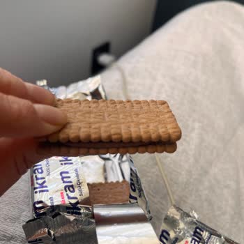 Ülker İkram Sütlü Çikolatalı Üründeki Bisküvilerin Ters Yerleşmesi Üretim Süreci İncelemesi İstendi