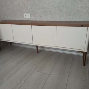 TV Sehpasında Eksik Kapak Kulpları Ve Yarım Montaj Sorunu