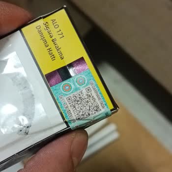 Camel Slender Blue Sigara Paketinde Şüpheli Beyaz Toz Ve Garip Ses: Sağlık Endişesi Ve İade Talebi