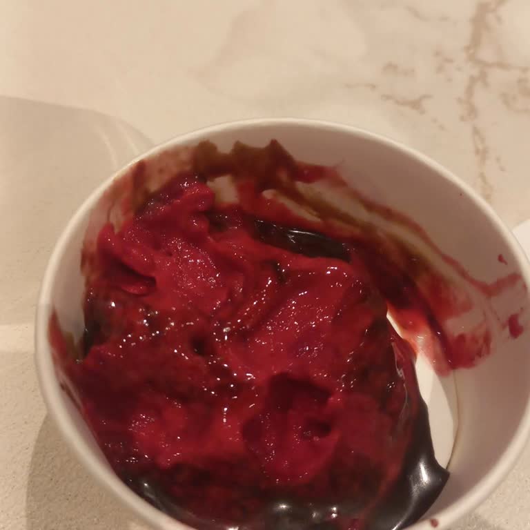 Kahve Dünyası Şubesinde Az Ve Kalitesiz Çikolata Sosu İçin Ücret İtirazı