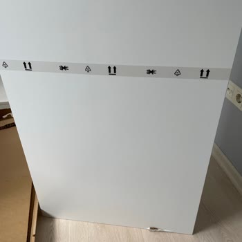 IKEA Pax Dolabında Hasarlı Panel Ve Cevapsız Müşteri Hizmeti