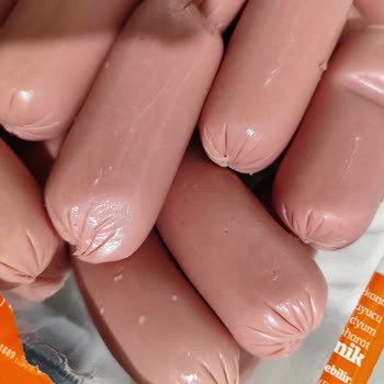 Banvit Sosislerde Erken Küf Ve Renk Değişikliği: Gıda Güvenliği Endişesi